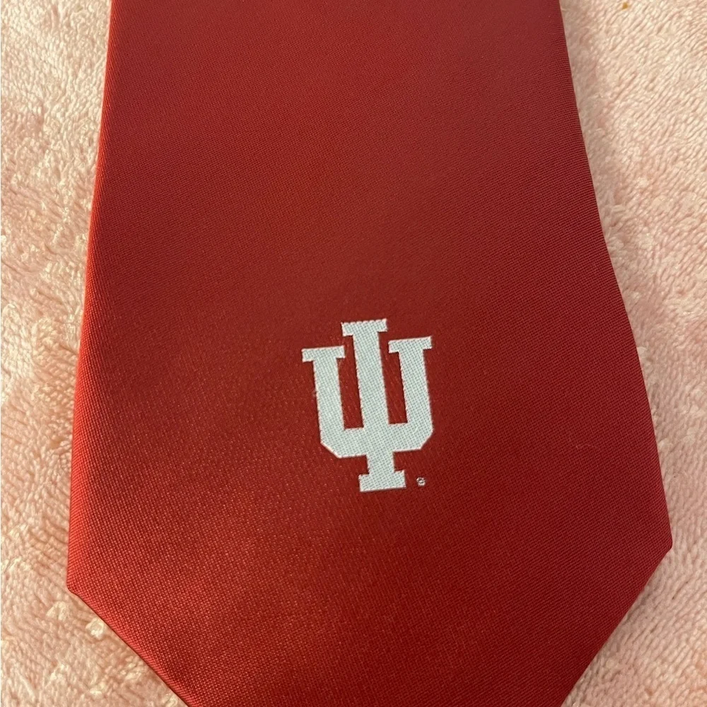 Elegant Red Men's Tie with IU Emblem
